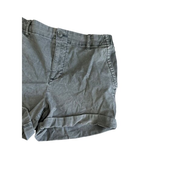 OLD NAVY Everyday Cuffed Gray Shorts Size Medium - Picture 3 of 6